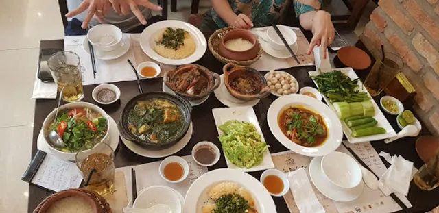 Cơm Niêu Sài Gòn