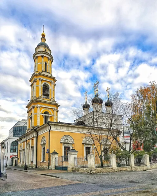 Khram Svyatitelya Nikolaya V Tolmachakh