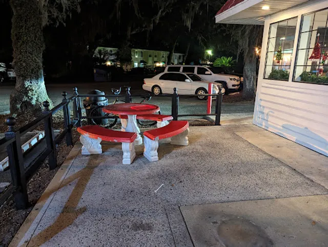 Frosty’s Griddle and Shake