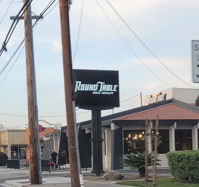 Round Table Pizza