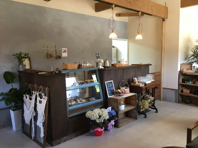 cafe min & colline paint LLC カフェ ミン