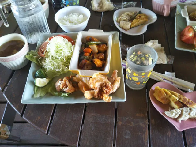 Dog Land Cafe Pi & Bi