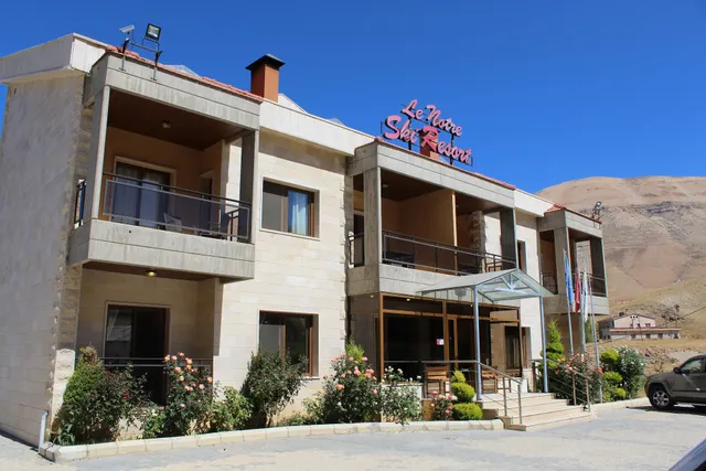 Le Notre Hotel & Ski Resort
