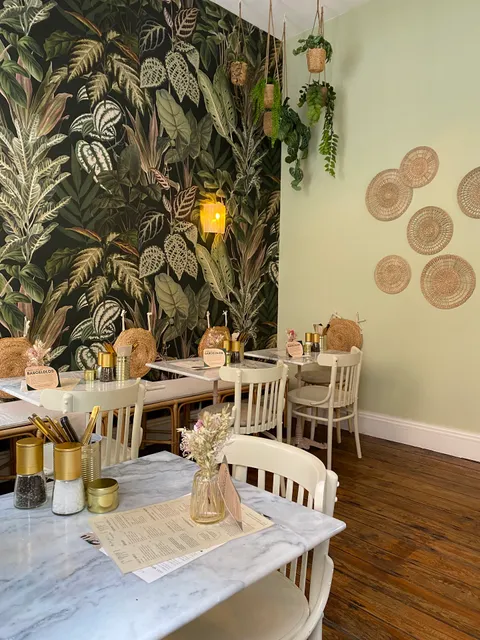 LUUC Café Deli Wein