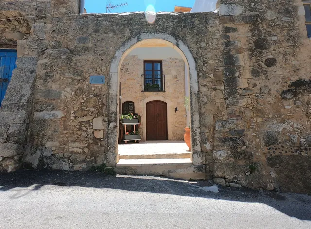 Old Olive Mill, Maroulas