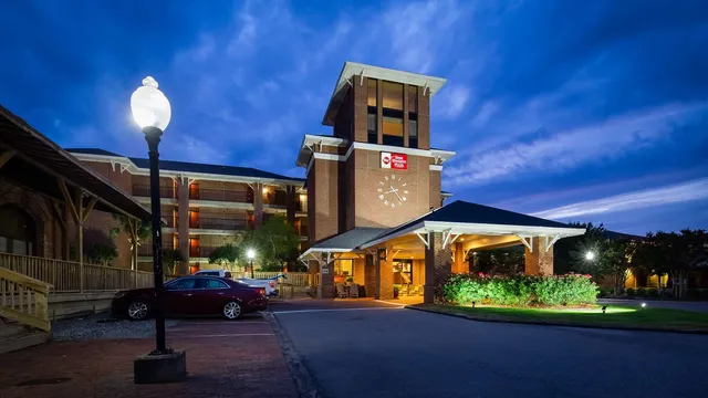 Best Western Plus Coastline Inn