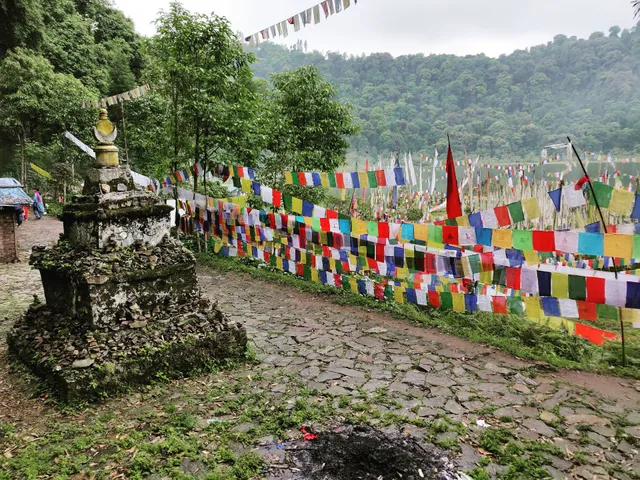 The Dragon Inn, Pelling