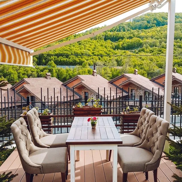 Craftsmen's Tsaghkadzor Restaurant House