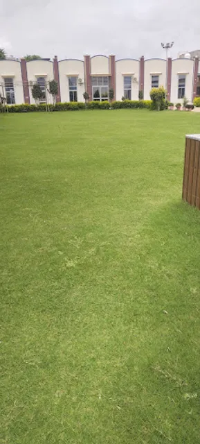 Hide Out Cafe & Restro