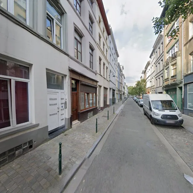 Yellow central apartment