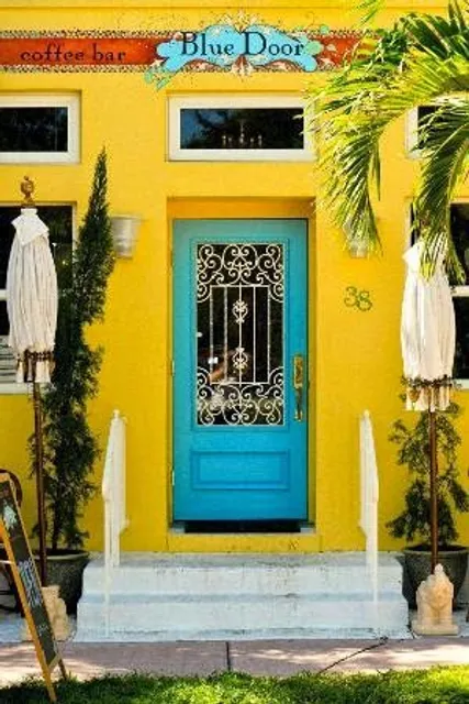 coffee bar Blue Door