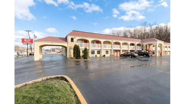 Econo Lodge Huntington - Barboursville University Area