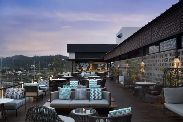 Hotel Santika Premiere Padang