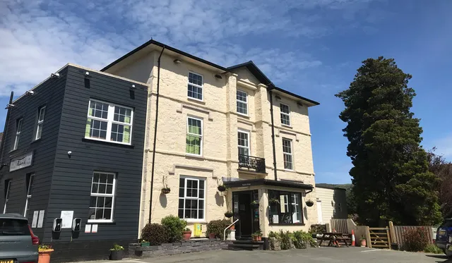 Padarn Hotel