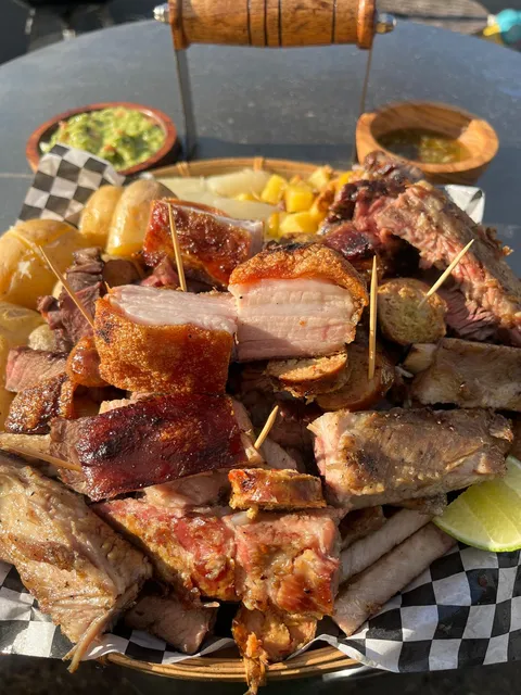 RESTAURAN COLOMBIANO