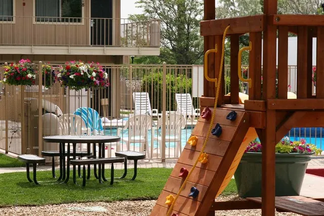 Apple Inn and Suites