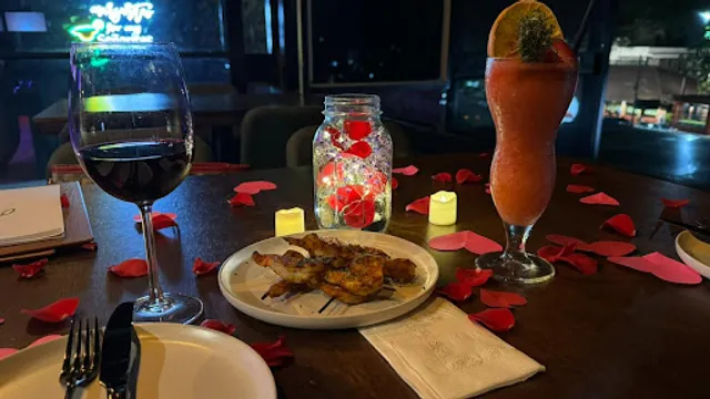 Lázaro - Cocina & Bar