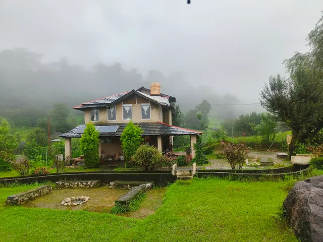 The Earth House, Palampur
