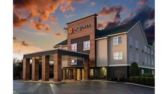 La Quinta Inn & Suites by Wyndham Lebanon
