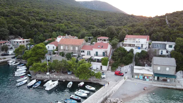 CRKVICE,KunaPelješac