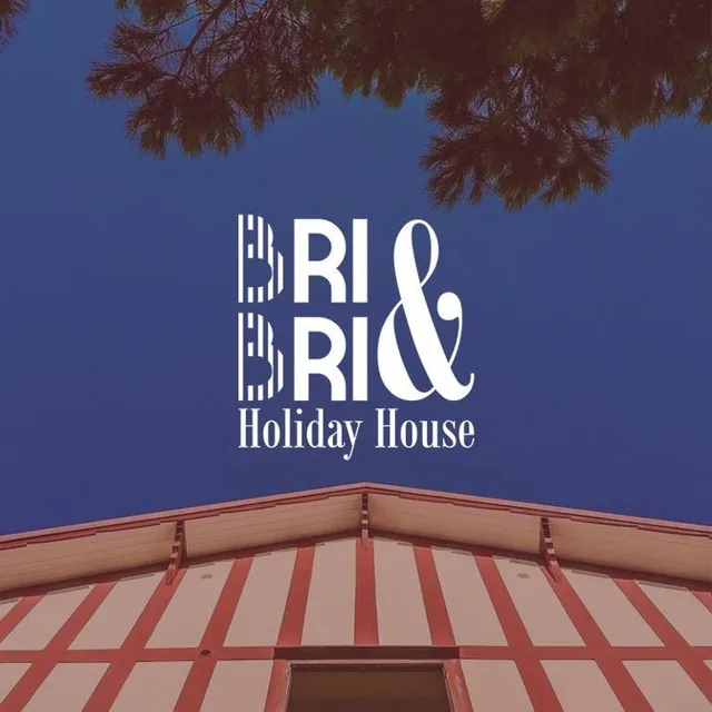 Bri & Bri Holiday House