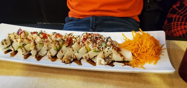 Acrópolis Sushi Revolución