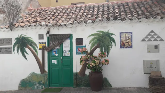 Bar Silencio Casa Flora mini market & Bochinche