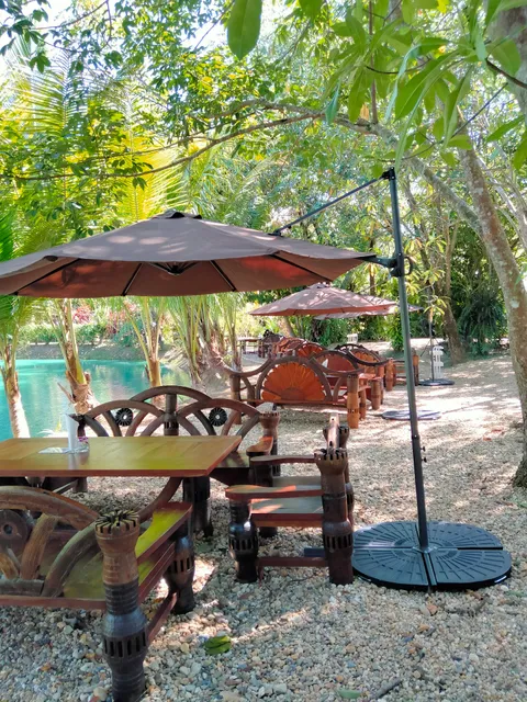 Ron Khaow Café & Restaurant