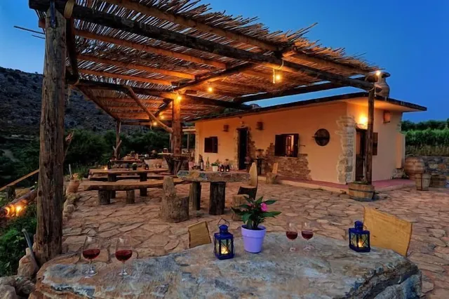 Fοivos and Athina Villas