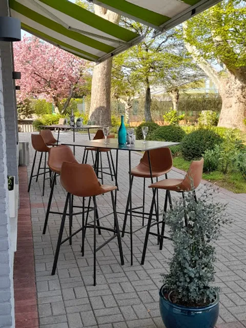 IM GRÜN WEISS - Kimi’s Restaurant