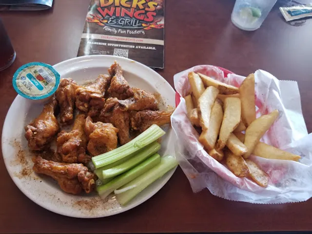 Dick's Wings And Grill San Pablo