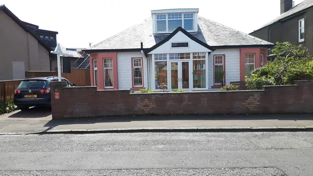 Roberta’ s Guest House Largs