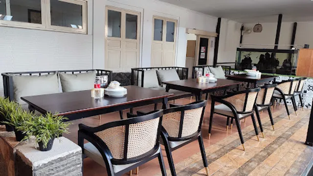 Rumah Makan Khas Sunda Cibiuk