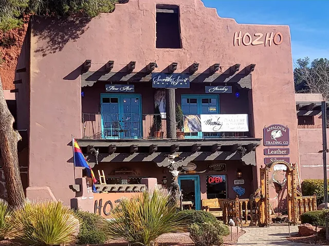 Hozho Distinctive Shops & Galleries