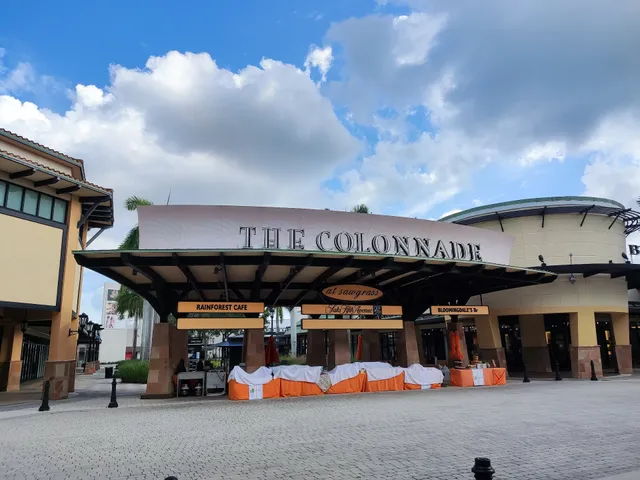 Bloomingdale's Outlet