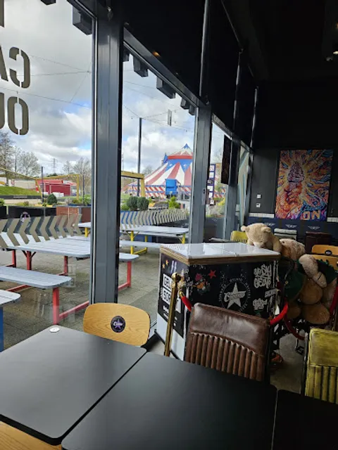 Creams Cafe Lakeside