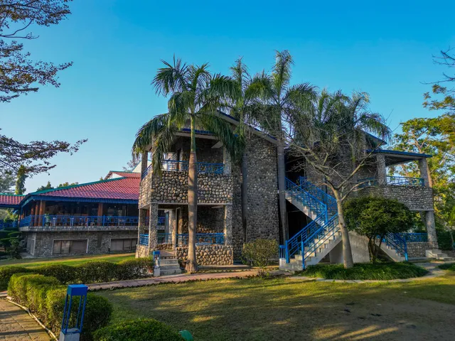 The Roar Resort, Corbett