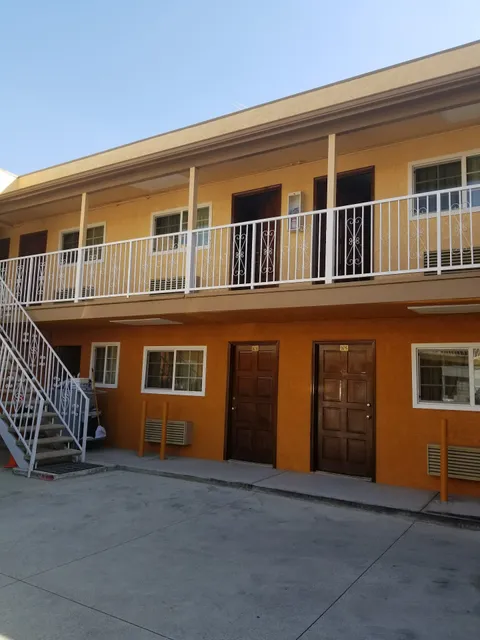 Golden West Manor Motel