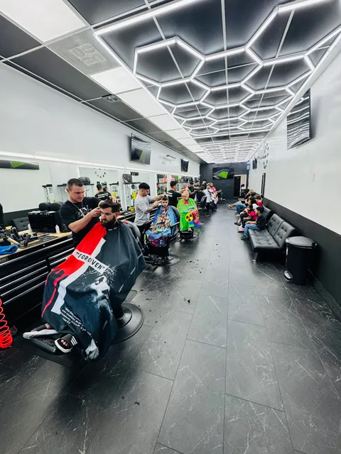 DY MIAMI BARBERSHOP