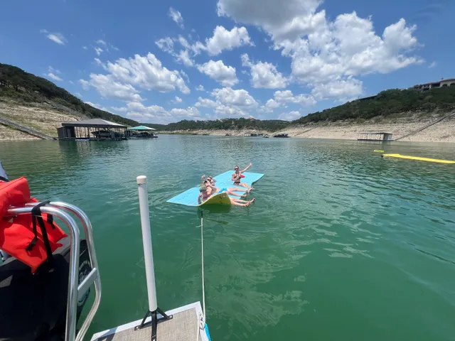 Keep Austin Wet Boat Rentals