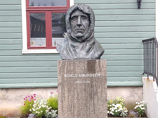 Bust of Roald Amundsen