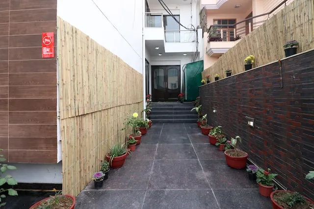 OYO Unitech Cyber Park Near Appu Ghar