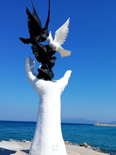 Hand of Peace Sculpture