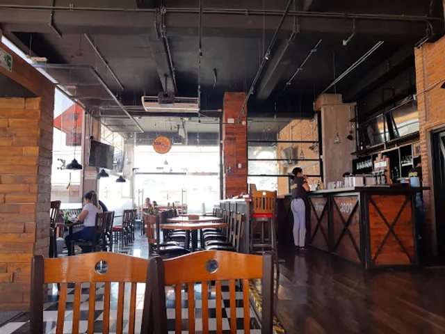 Lucky Wings Carr. 57