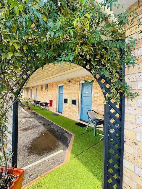 Town & Country Motor Inn