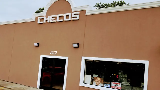 Checo's Convenience Store