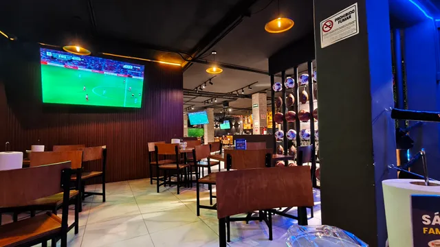 The BBQ Wings Satélite