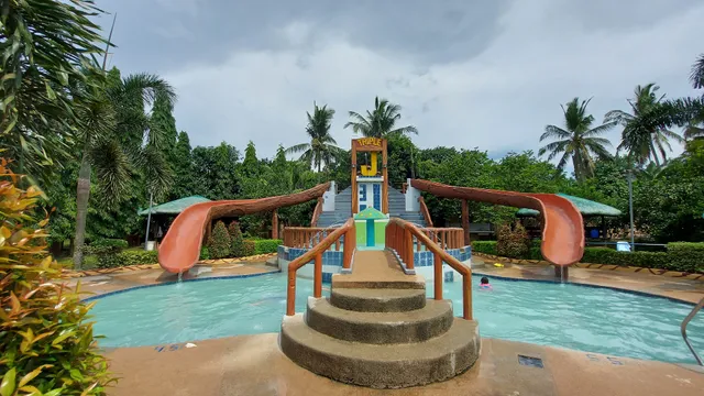 Cusina sa Triple J Farm Resort
