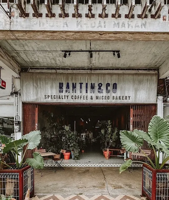 Kantiin & Coffee, Jalan Teluk Sisek Kuantan, Pahang (The Best Specialty Coffee, Pasta, Cinnamon Rolls, Tiramisu)