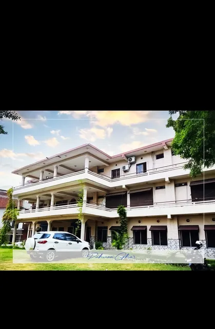 Hotel Pahuna Ghar